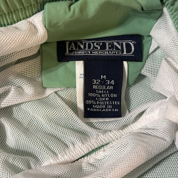 Lands’ End Short - Picture 3 of 3